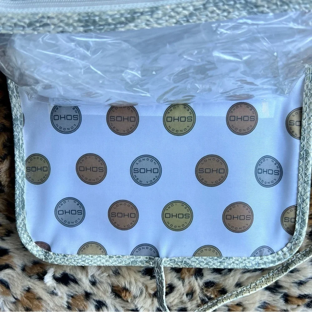 ✨ SOHO London New York Faux Snakeskin Travel Makeup Organizer – Champagne Gold